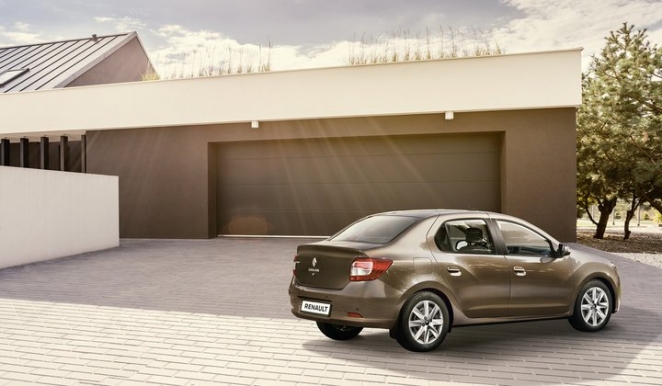 Разница в цене уже доходит до 2 тысяч долларов. Стоит ли сейчас ехать в Россию за новым авто