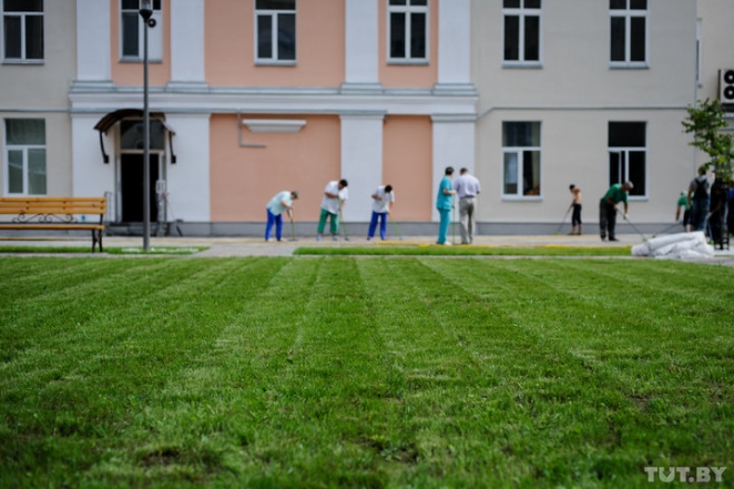 Как наводят марафет к визиту Лукашенко: от мытья асфальта до субботников
