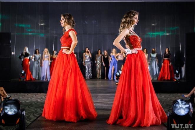 Вопросы о жизненных ценностях и дефиле в белье. Как выбирали "Мисс Минск — 2018"