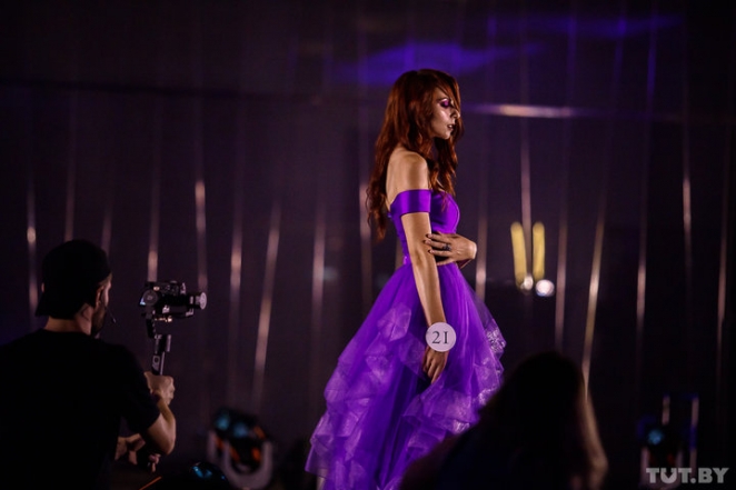 Вопросы о жизненных ценностях и дефиле в белье. Как выбирали "Мисс Минск — 2018"