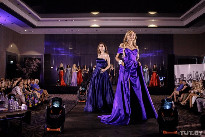 Вопросы о жизненных ценностях и дефиле в белье. Как выбирали "Мисс Минск — 2018"