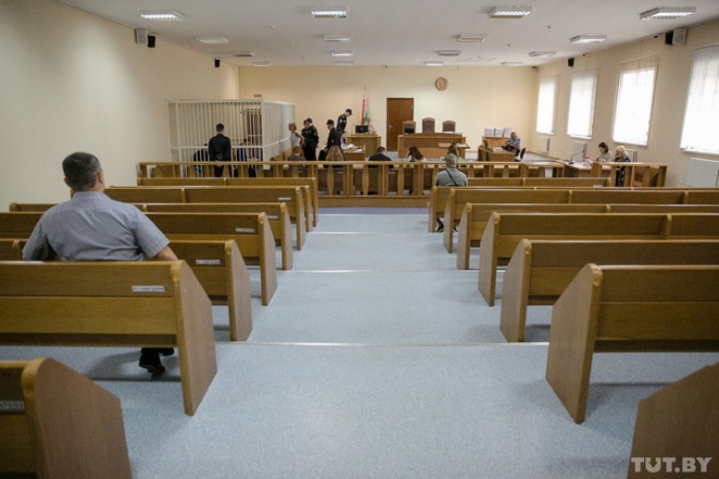 "Коржича отправляли в Минск к психиатру, но сказали, что здоров". В суде выступает командир роты 