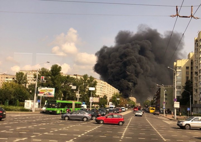 В центре Минска горит мебельный центр