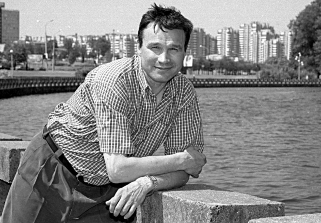 Андрей Сидоренко: "Взяли мы клюшки наперевес. И в толпу..."