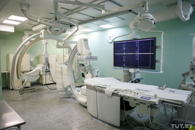 "Мучилась от головных болей 23 года". Белорусские врачи спасли женщину с редким заболеванием