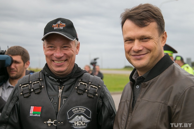 "Езжу без охраны, но в потоке и не узнают". Как Лукашенко и другие закрывали мотосезон в Минске