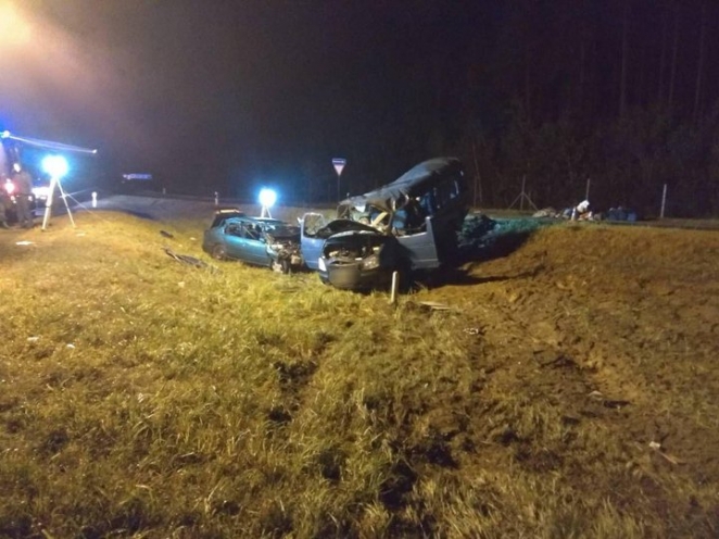 Два человека погибли, восемь — в больнице. Под Осиповичами столкнулись три машины