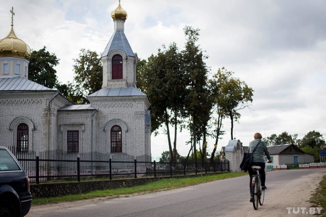 "Лишний раз в пущу не ходим". Как живет Новый Двор спустя год после исчезновения Максима Мархалюка 