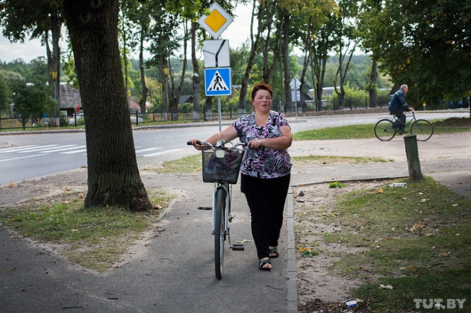 "Лишний раз в пущу не ходим". Как живет Новый Двор спустя год после исчезновения Максима Мархалюка 