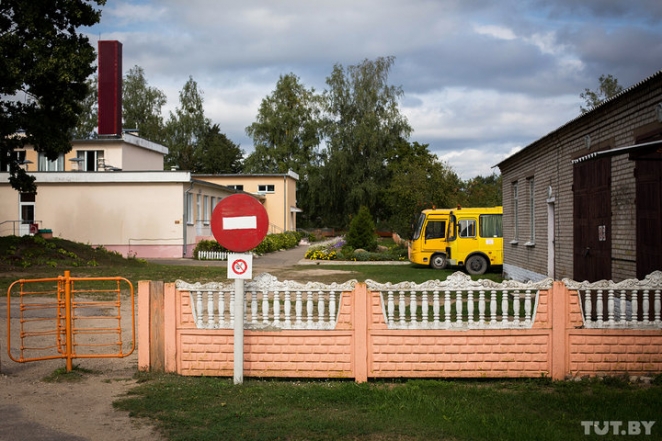 "Лишний раз в пущу не ходим". Как живет Новый Двор спустя год после исчезновения Максима Мархалюка 