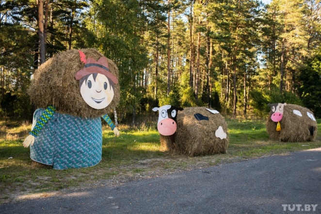 What The Halm? Giant Straw Sculptures Invade Belarusian Fields