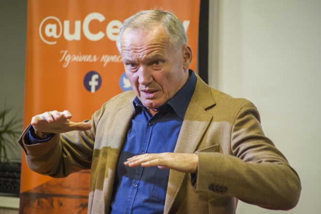 Владимир Некляев: Никто никому власть не отдаст и не передаст, пока Лукашенко жив