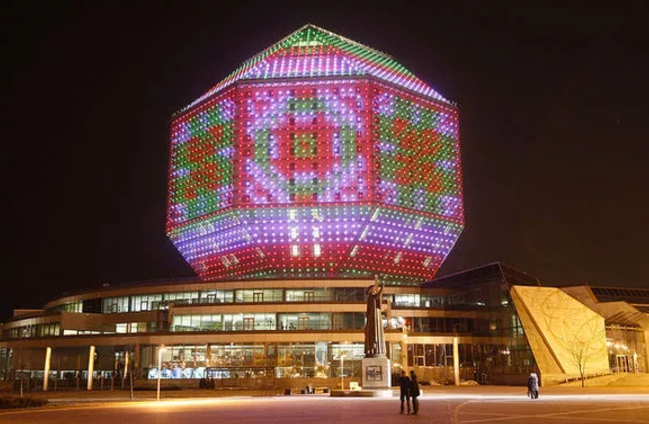 Он выдаст нам парабеллум