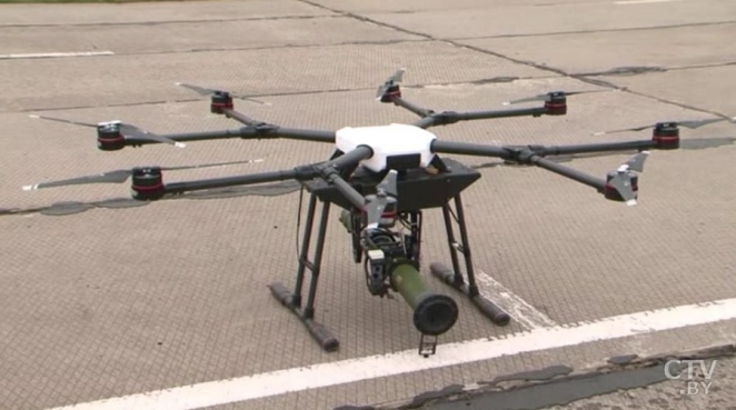 Лукашенко: "Мы раздадим семь миллионов пулеметов и автоматов, каждому взрослому белорусу"