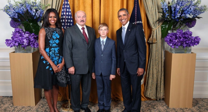 Золотой пистолет для "незолотого" мальчика. Чем отличаются сыновья Лукашенко от простых людей