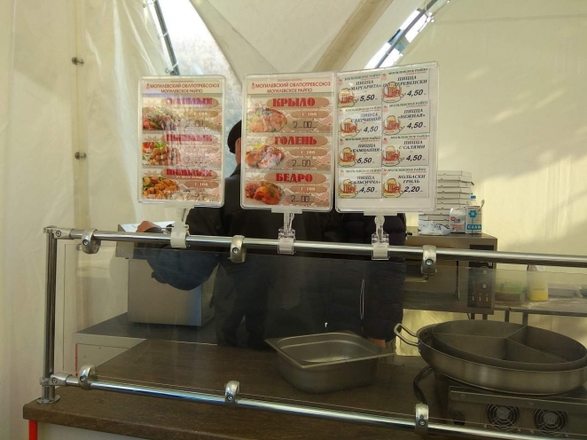 К приезду Путина в Могилеве резко упали цены на водку и закуску