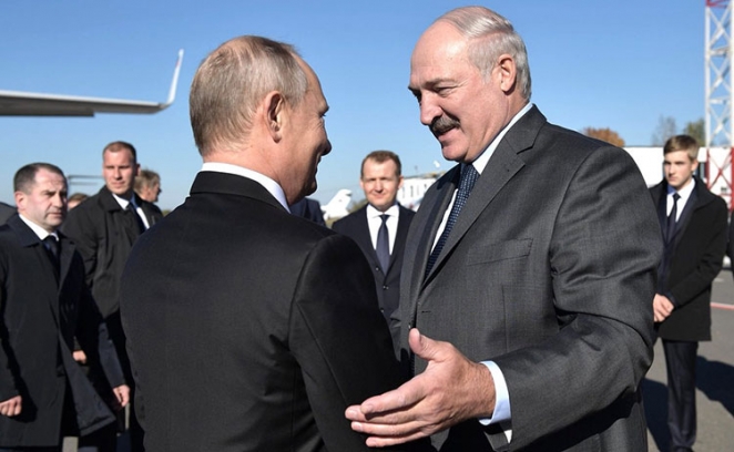 Путина в Могилеве встречал и младший сын Лукашенко. Фотофакт