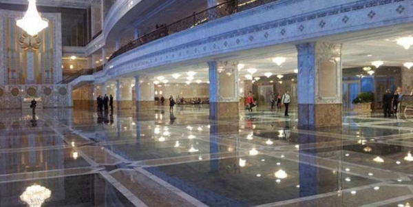 Достойных сливов нет? "Незыгарь" прошелся по резиденциям Лукашенко