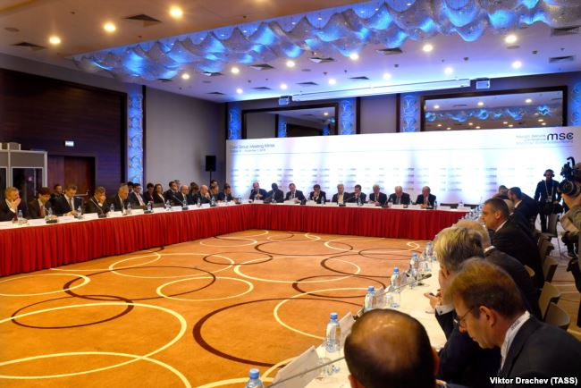 Шаг на Запад - шаг на Восток. Куда топает Лукашенко?