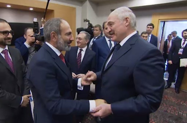 "Старые лидеры, в том числе Лукашенко, показывают неприятие ценностей, которые несет Пашинян"