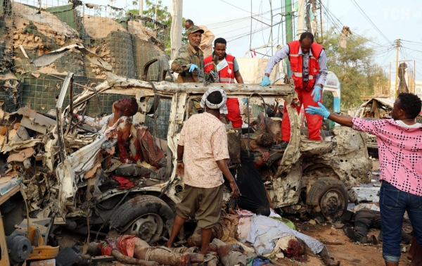 В Сомали террористы взорвали четыре автомобиля, десятки погибших