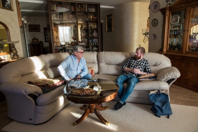 "Стер бы границу с Россией и посадил в центре Лукашенко"