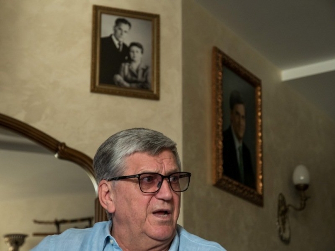 "Стер бы границу с Россией и посадил в центре Лукашенко"