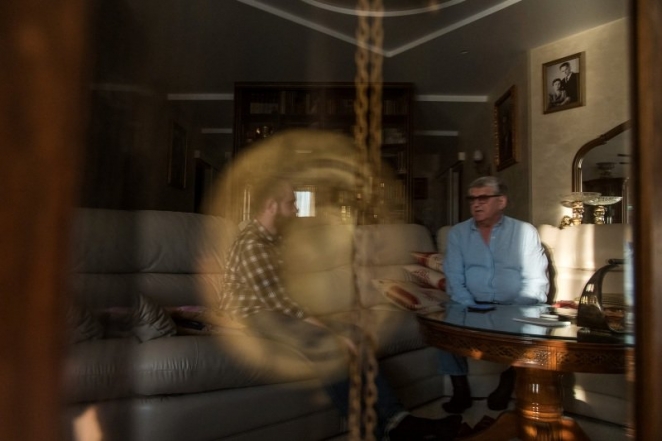 "Стер бы границу с Россией и посадил в центре Лукашенко"