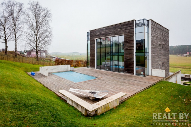 Это точно в Беларуси? Под Минском построили дико крутые коттеджи