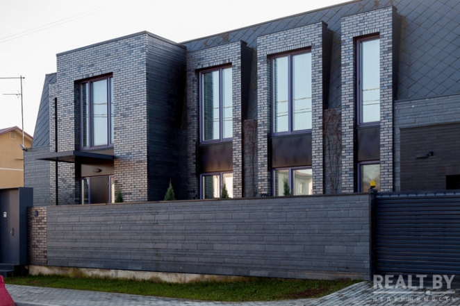 Это точно в Беларуси? Под Минском построили дико крутые коттеджи