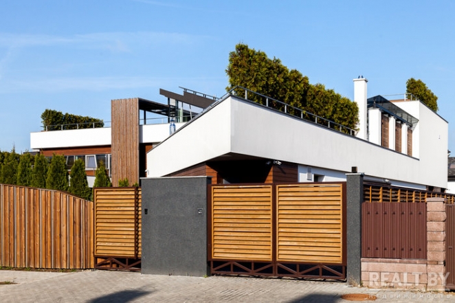 Это точно в Беларуси? Под Минском построили дико крутые коттеджи