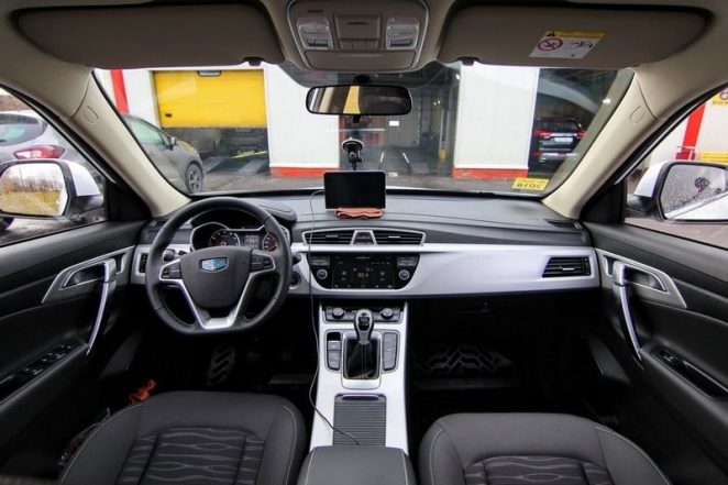 "Говорили, кузов оцинкован". Какой антикоррозийной защитой порадует Geely Atlas