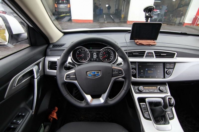 "Говорили, кузов оцинкован". Какой антикоррозийной защитой порадует Geely Atlas