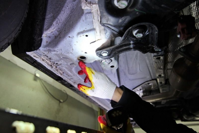 "Говорили, кузов оцинкован". Какой антикоррозийной защитой порадует Geely Atlas