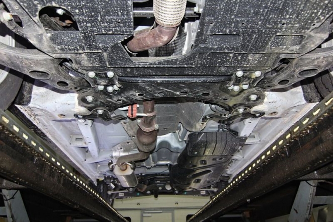 "Говорили, кузов оцинкован". Какой антикоррозийной защитой порадует Geely Atlas