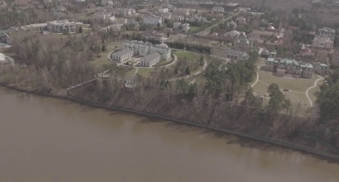 Как "личная гвардия" Путина построилась на Рублевке