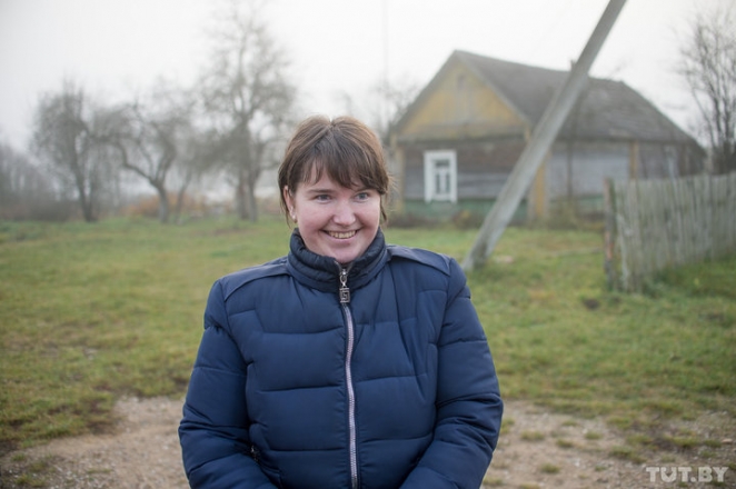 Минчане хотели жить в деревне, построили дом и узнали - рядом будет кладбище