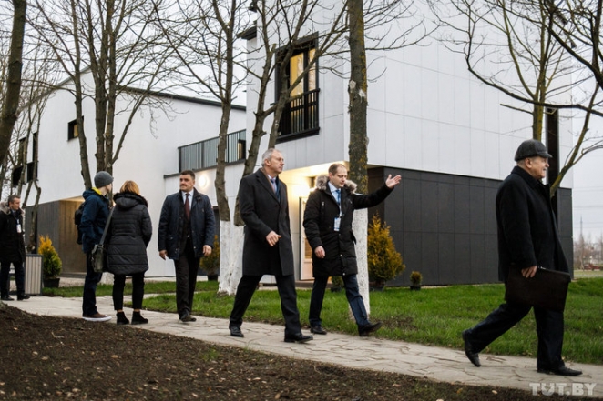 От 350 до 650 долларов за метр: правительству показали коттеджи для индустриального строительства