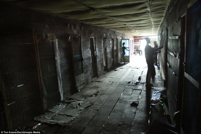 "Ангелы смерти": фото проституток из Нигерии, где СПИД уносит 10 миллионов жизней в год