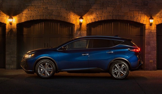 Плановое обновление для Nissan Murano: больше хрома, выше безопасность