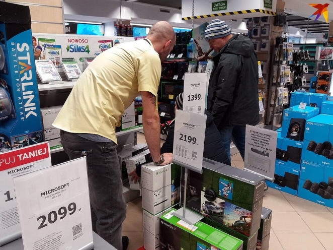 Из-за новых лимитов белорусы скупают за границей телевизоры и ноутбуки