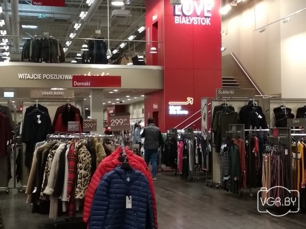 "Деньги тратишь, а они не заканчиваются": чем "закупы" в Польше отличаются от шопинга в Украине