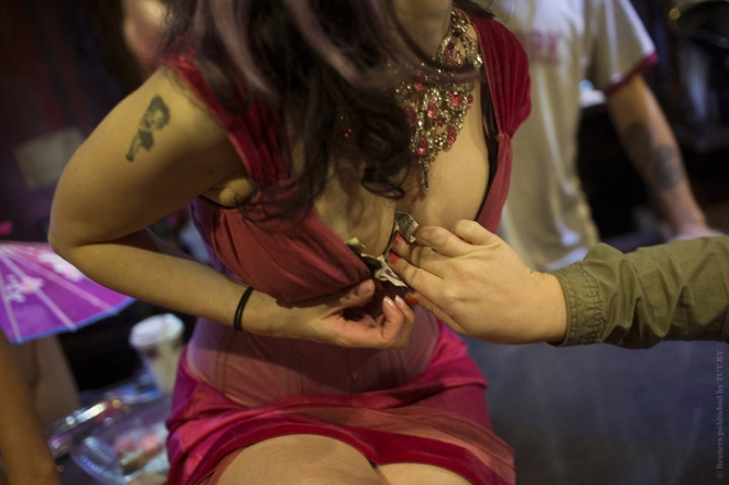 "Средний заработок за ночь — $ 400". Белоруска — о работе в стриптиз-клубах Нью-Йорка