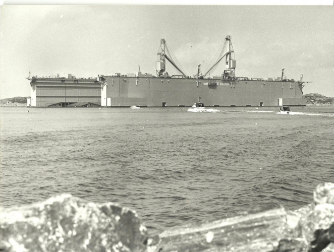 Залег на дно рядом с "Адмиралом Кузнецовым"