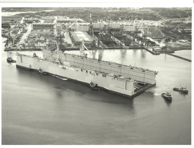 Залег на дно рядом с "Адмиралом Кузнецовым"