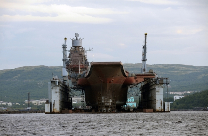 Залег на дно рядом с "Адмиралом Кузнецовым"