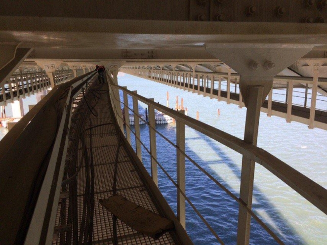 "Хорошо, что скоро рухнет": появились свежие фото Крымского моста