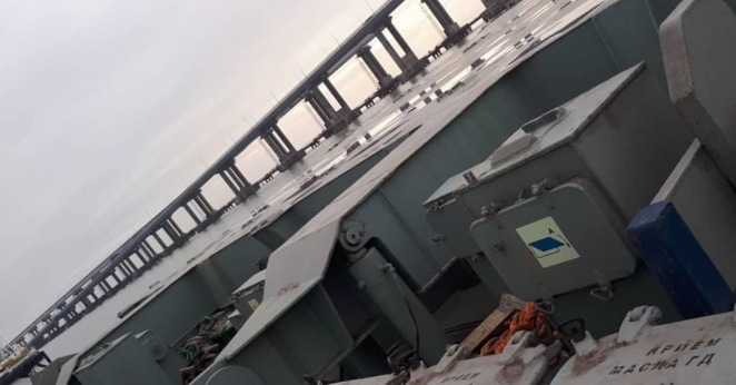 "Хорошо, что скоро рухнет": появились свежие фото Крымского моста
