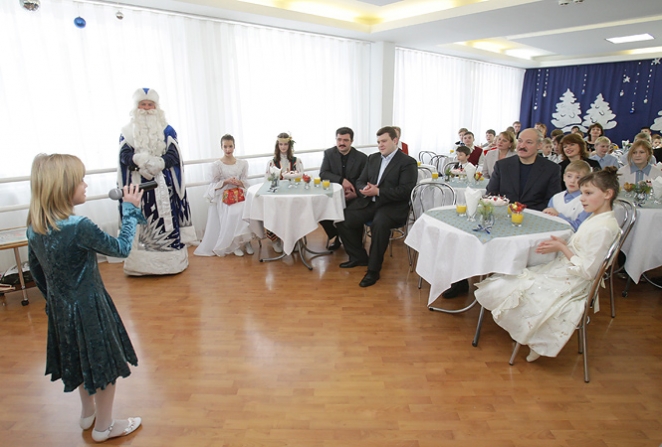 Как президент Беларуси проводит новогодние праздники