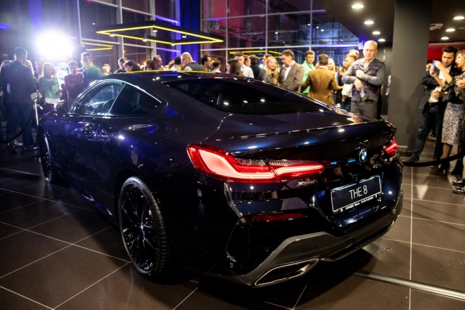 Два прибывших в Беларусь BMW 8-Series Coupe купили в первый же день